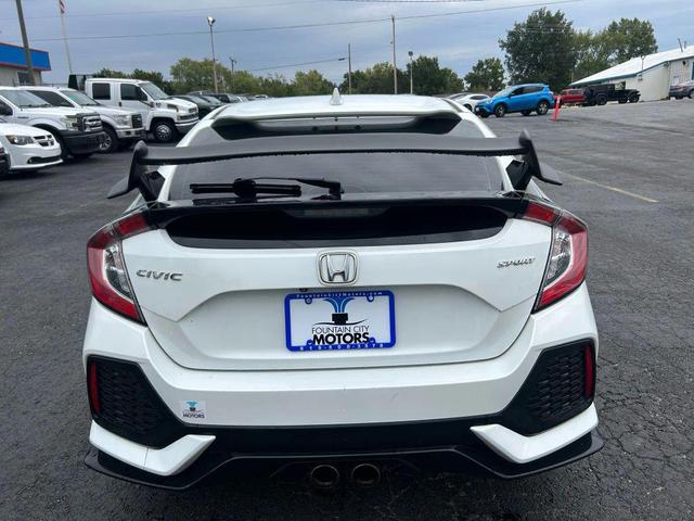 Photo of 2018 White Honda Civic