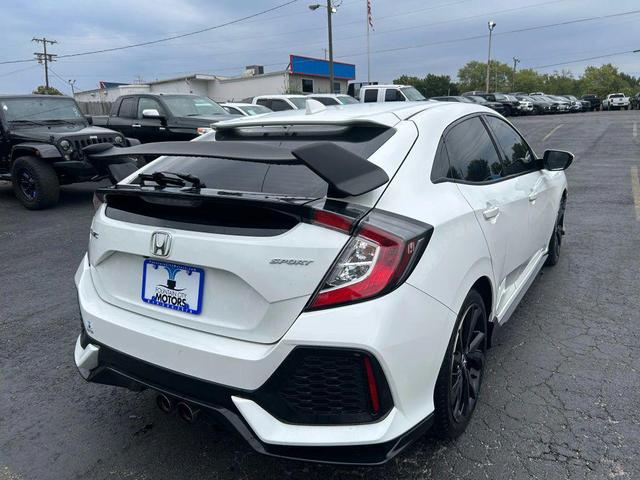 Photo of 2018 White Honda Civic