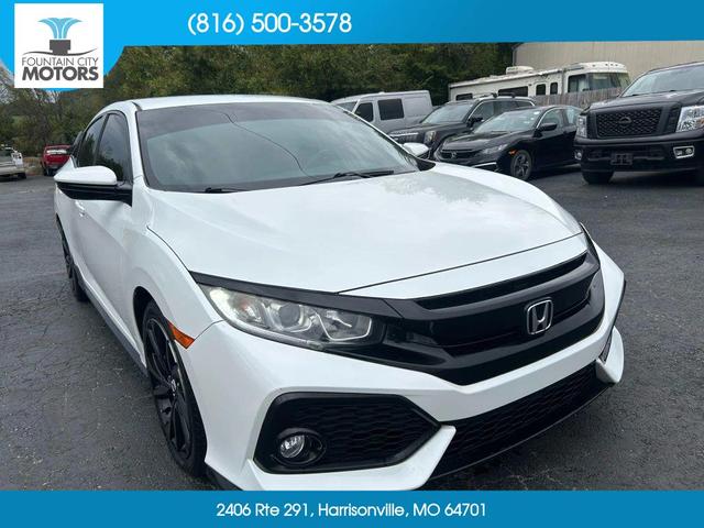 Photo of 2018 White Honda Civic