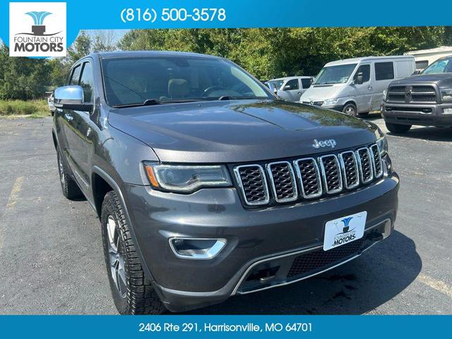 Photo of 2017 Granite Crystal Metallic Clearcoat Jeep Grand Cherokee