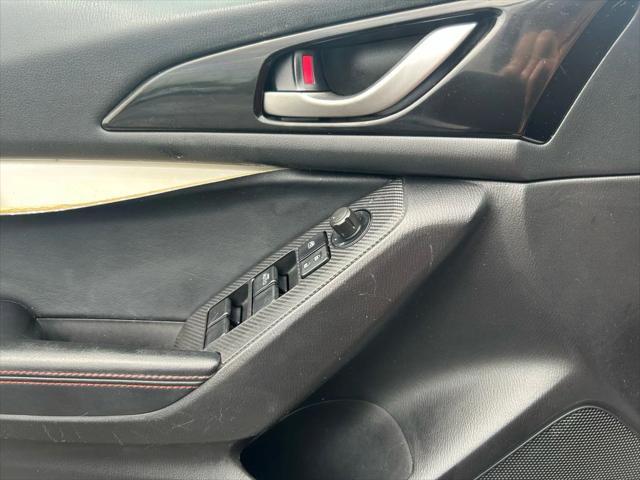 Photo of 2014 Black Mazda Mazda3