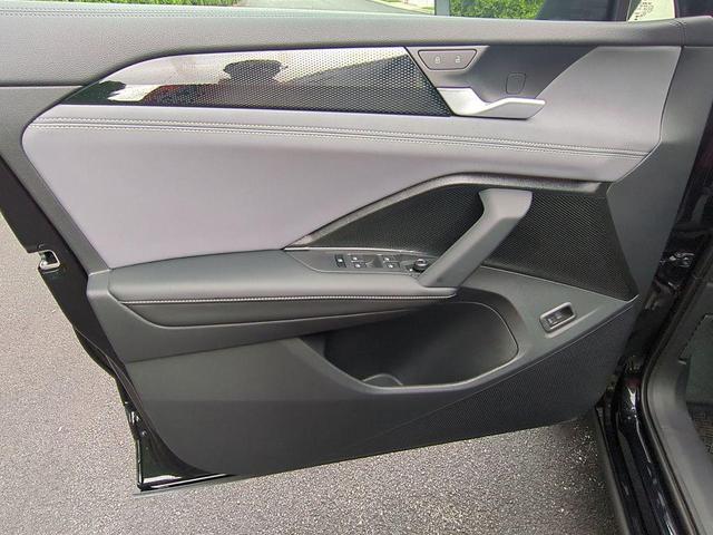 Photo of 2025 Deep Black Pearl Volkswagen Tiguan