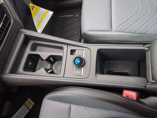 Photo of 2025 Deep Black Pearl Volkswagen Tiguan