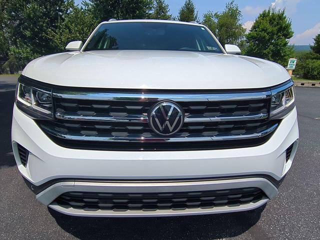 Photo of 2022 Pure White Volkswagen Atlas Cross Sport
