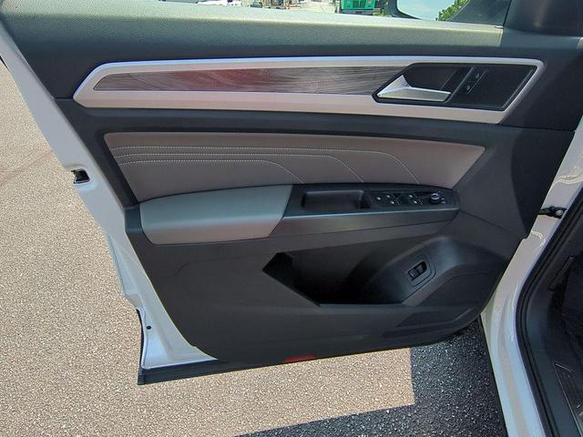 Photo of 2022 Pure White Volkswagen Atlas Cross Sport
