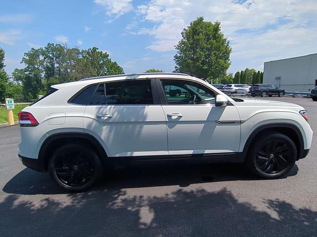 Photo of 2022 Pure White Volkswagen Atlas Cross Sport