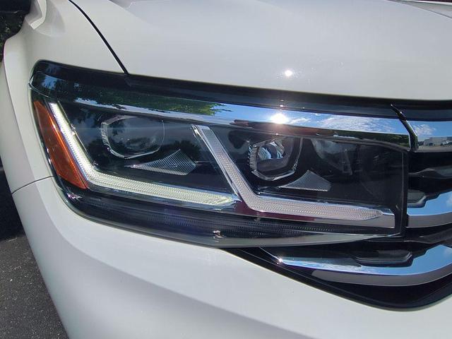 Photo of 2022 Pure White Volkswagen Atlas Cross Sport