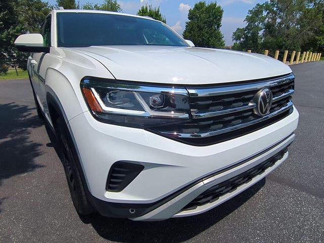 Photo of 2022 Pure White Volkswagen Atlas Cross Sport