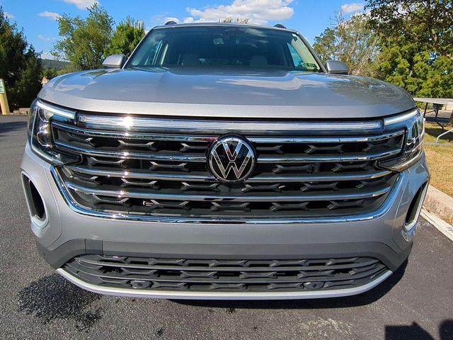 Photo of 2025 Silver Mist Metallic Volkswagen Atlas