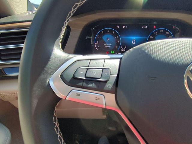 Photo of 2025 Silver Mist Metallic Volkswagen Atlas