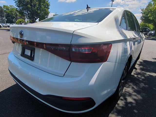 Photo of 2025 Pure White Volkswagen Jetta