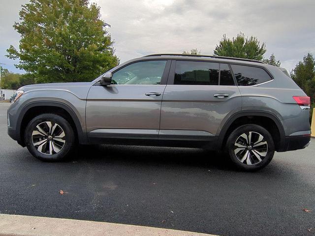 Photo of 2024 Platinum Gray Metallic Volkswagen Atlas