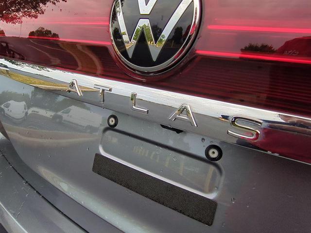 Photo of 2024 Platinum Gray Metallic Volkswagen Atlas