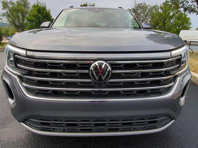 Photo of 2024 Platinum Gray Metallic Volkswagen Atlas
