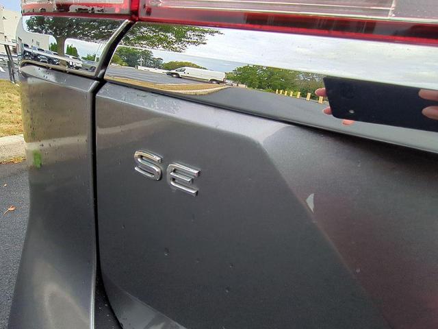 Photo of 2024 Platinum Gray Metallic Volkswagen Atlas