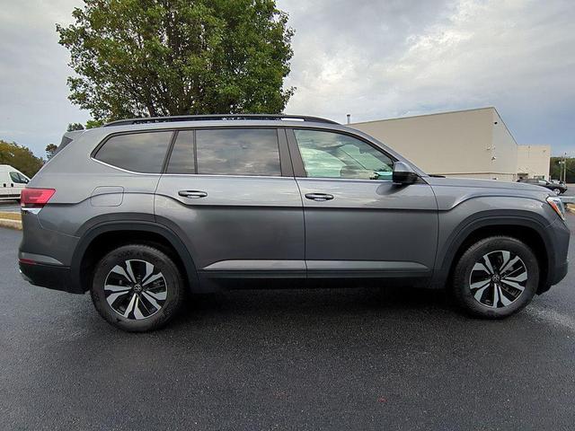 Photo of 2024 Platinum Gray Metallic Volkswagen Atlas