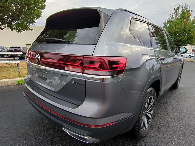 Photo of 2024 Platinum Gray Metallic Volkswagen Atlas