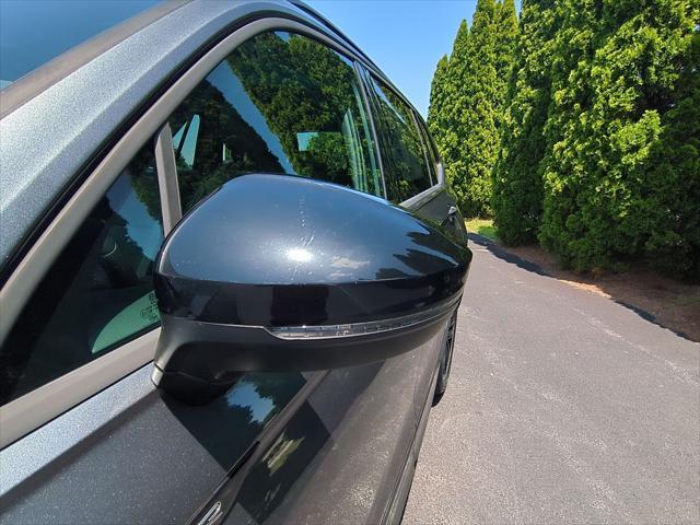 Photo of 2022 Platinum Gray Metallic Volkswagen Tiguan