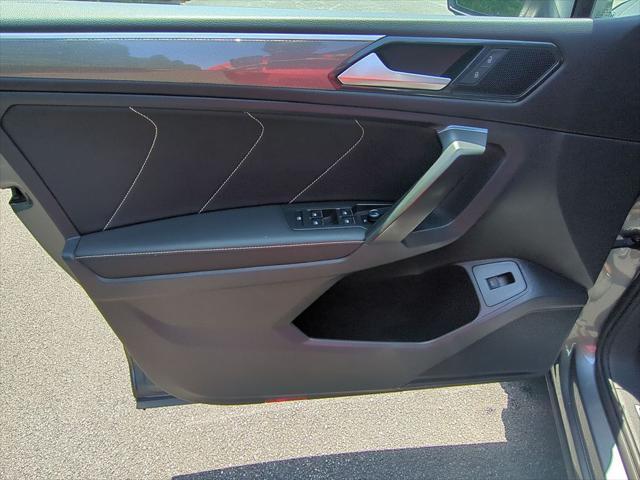 Photo of 2022 Platinum Gray Metallic Volkswagen Tiguan
