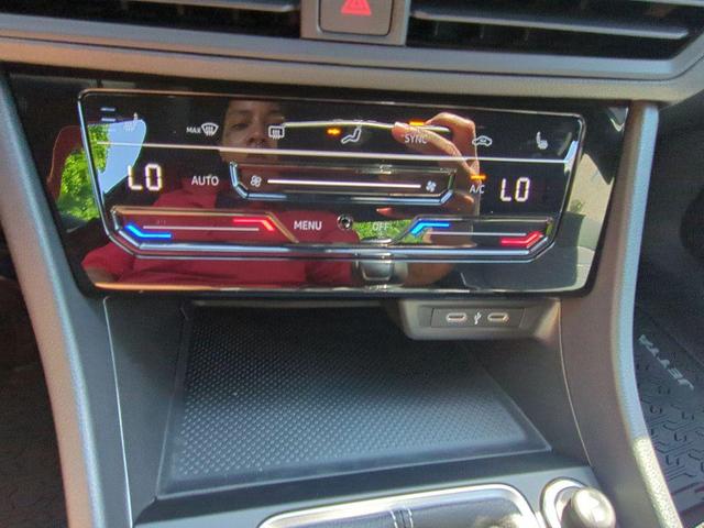 Photo of 2025 Pure White Volkswagen Jetta
