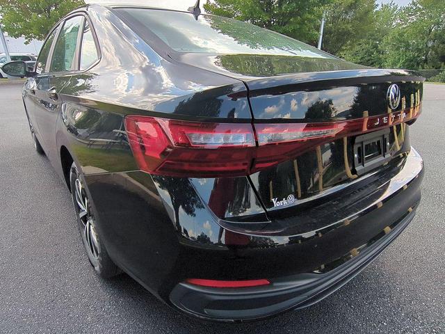 Photo of 2025 Deep Black Pearl Volkswagen Jetta
