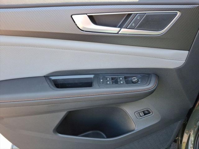 Photo of 2025 Avocado Green Pearl Volkswagen Atlas