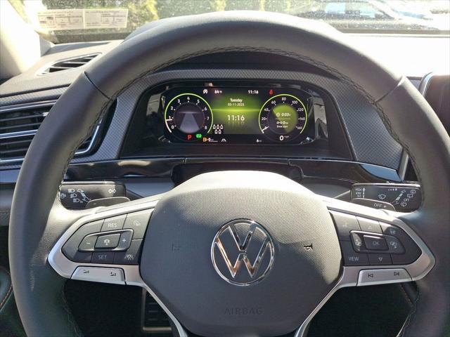 Photo of 2025 Avocado Green Pearl Volkswagen Atlas
