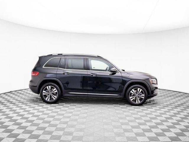 Photo of 2025 Night Black Mercedes-Benz GLB 250