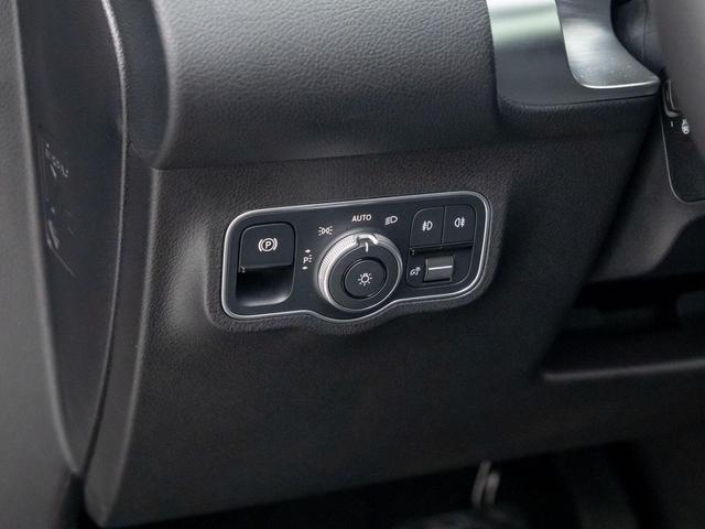 Photo of 2025 Night Black Mercedes-Benz GLB 250