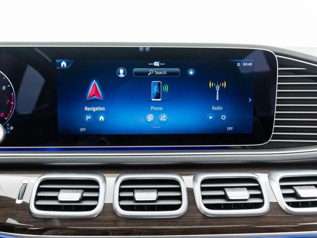 Photo of 2025 MANUFAKTUR Moonlight White Metallic Mercedes-Benz GLE 350
