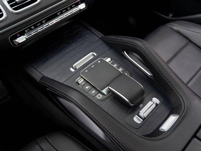 Photo of 2025 Black Mercedes-Benz GLS 450