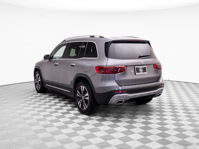 Photo of 2025 Mountain Grey Metallic Mercedes-Benz GLB 250