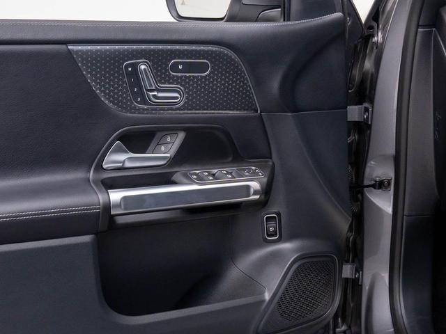 Photo of 2025 Mountain Grey Metallic Mercedes-Benz GLB 250
