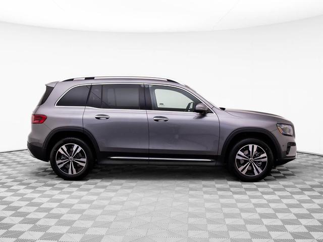 Photo of 2025 Mountain Grey Metallic Mercedes-Benz GLB 250