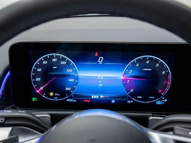 Photo of 2025 Mountain Grey Metallic Mercedes-Benz GLB 250