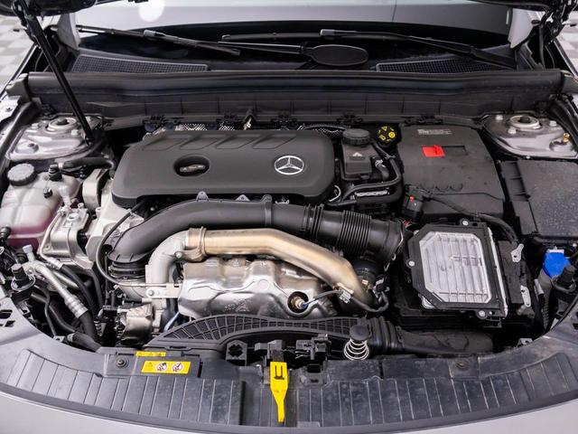 Photo of 2025 Mountain Grey Metallic Mercedes-Benz GLB 250