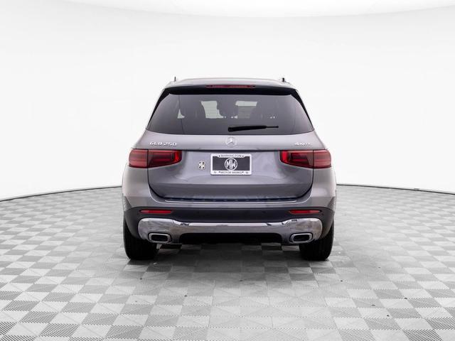 Photo of 2025 Mountain Grey Metallic Mercedes-Benz GLB 250