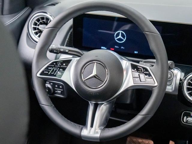 Photo of 2025 Mountain Grey Metallic Mercedes-Benz GLB 250