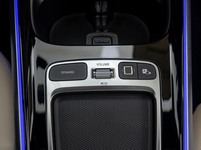 Photo of 2025 Mountain Grey Metallic Mercedes-Benz GLB 250