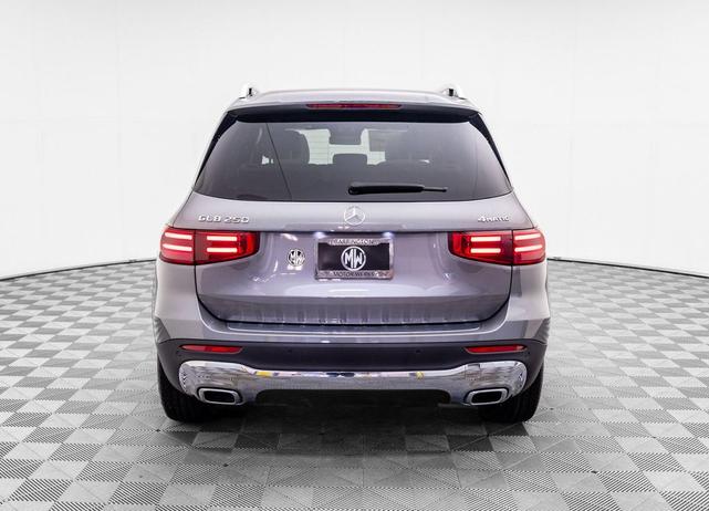 Photo of 2025 Mountain Grey Metallic Mercedes-Benz GLB 250