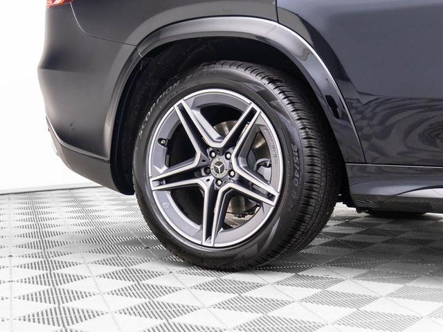 Photo of 2025 Black Mercedes-Benz GLS 450