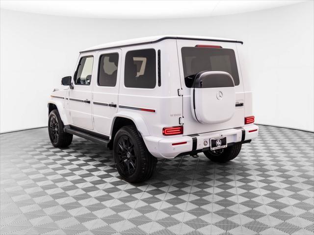 Photo of 2025 MANUFAKTUR Moonlight White Metallic Mercedes-Benz G-Class