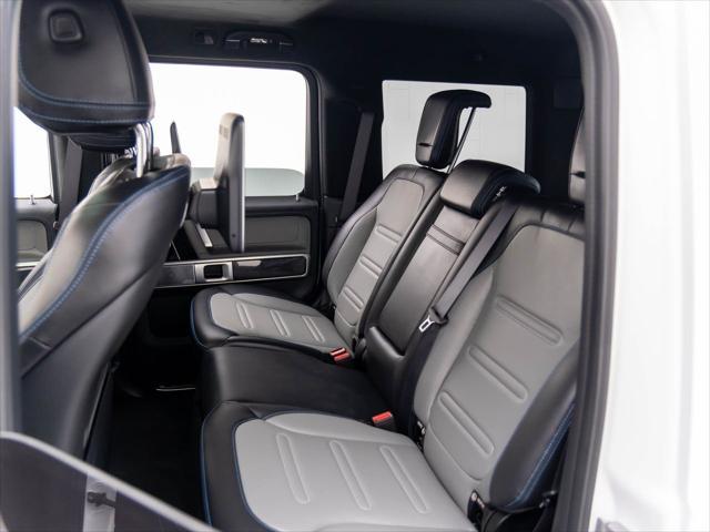 Photo of 2025 MANUFAKTUR Moonlight White Metallic Mercedes-Benz G-Class