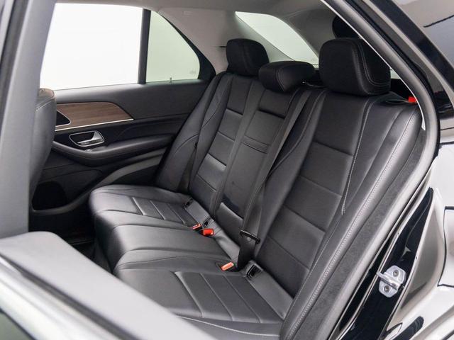 Photo of 2025 Black Mercedes-Benz GLE 450e