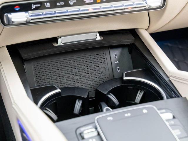 Photo of 2025 Polar White Mercedes-Benz GLE 450e