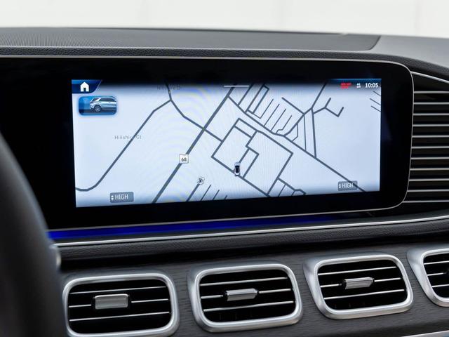 Photo of 2025 Polar White Mercedes-Benz GLE 450e