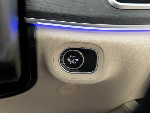 Photo of 2025 Polar White Mercedes-Benz GLE 450e