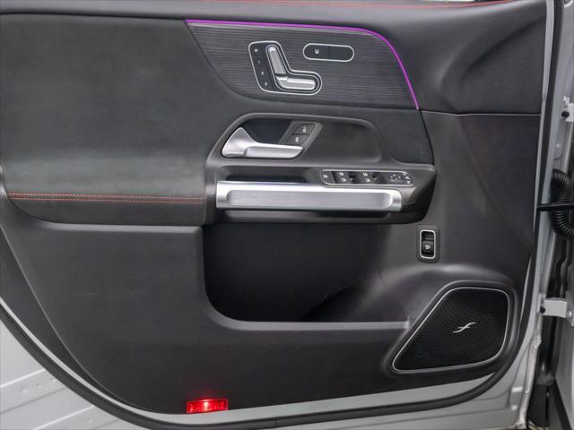 Photo of 2021 Iridium Silver Metallic Mercedes-Benz GLB 250