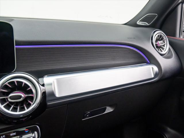 Photo of 2021 Iridium Silver Metallic Mercedes-Benz GLB 250
