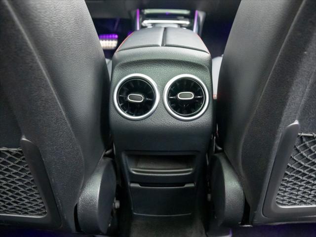 Photo of 2021 Iridium Silver Metallic Mercedes-Benz GLB 250